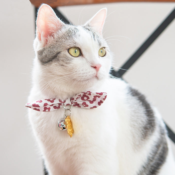 Touchcat ® Miss-Daisy Designer Cat Collar with large Bowtie and Bell Charm