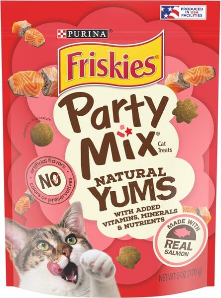 Purina Friskies Party Mix Natural Yums Real Salmon with Vitamins Crunchy Cat Treats - 6 Oz - Case of 6