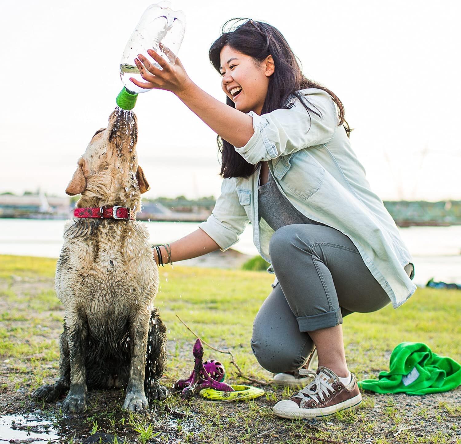 Kurgo Mud Dog Travel Shower Dog Showers - Green - 16 Oz - 2 L  