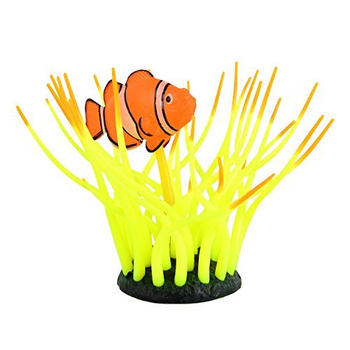 Underwater Treasures Glow Action Bubbling Clownfish in Anemone - Yellow
